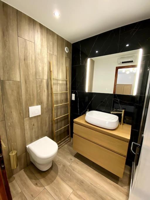 Madonna Elegance, Proche Sanctuaire, 95M2 Lägenhet Lourdes Exteriör bild